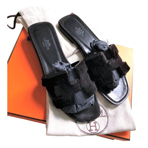 hermes flat sandals fur.